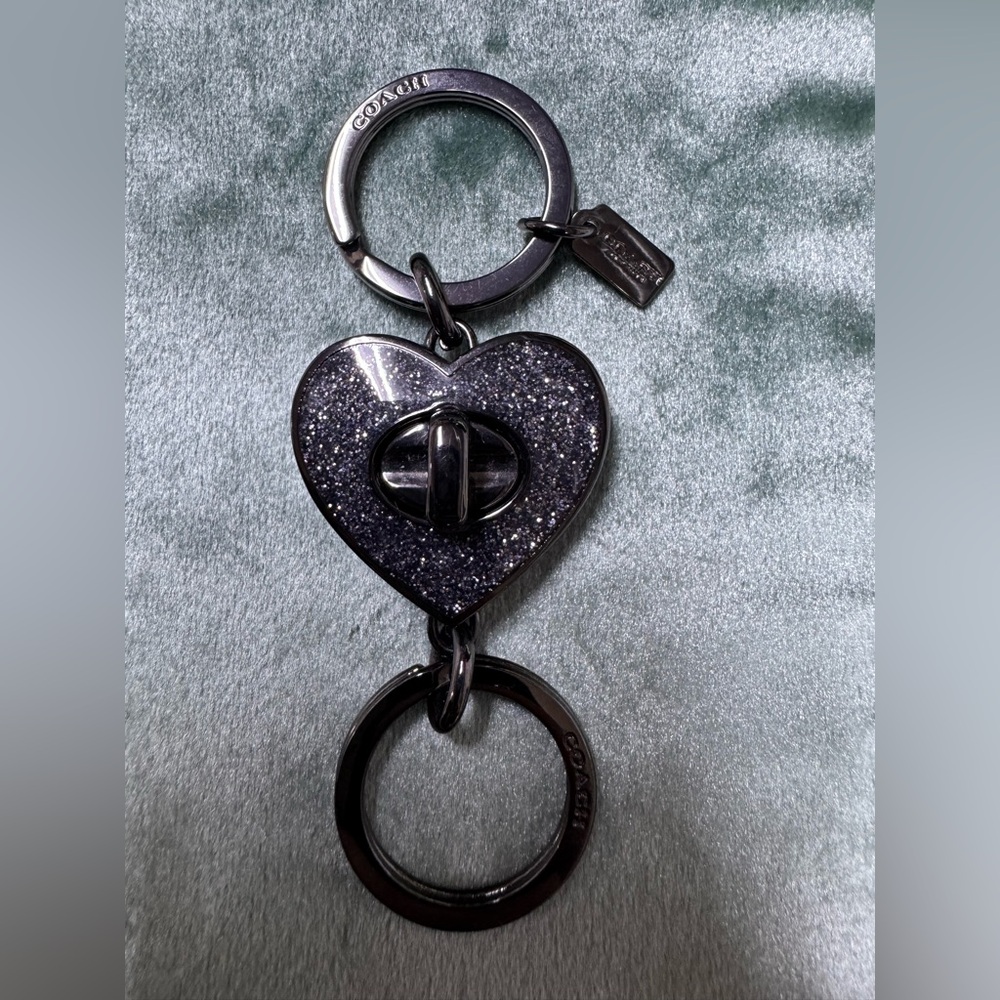 Coach glitter heart valet keychain in Gunmetal